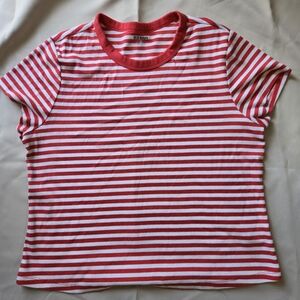 Women's Old Navy Snug Cropped Boxy Tee Size XXL. Red And White Striped